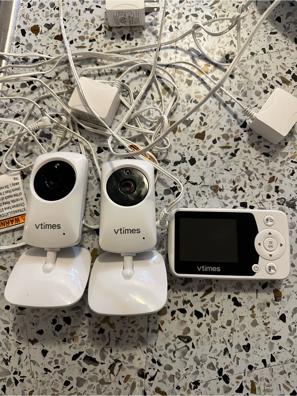 No WiFi Baby Monitor System with 2 White Cameras and Parent Unit